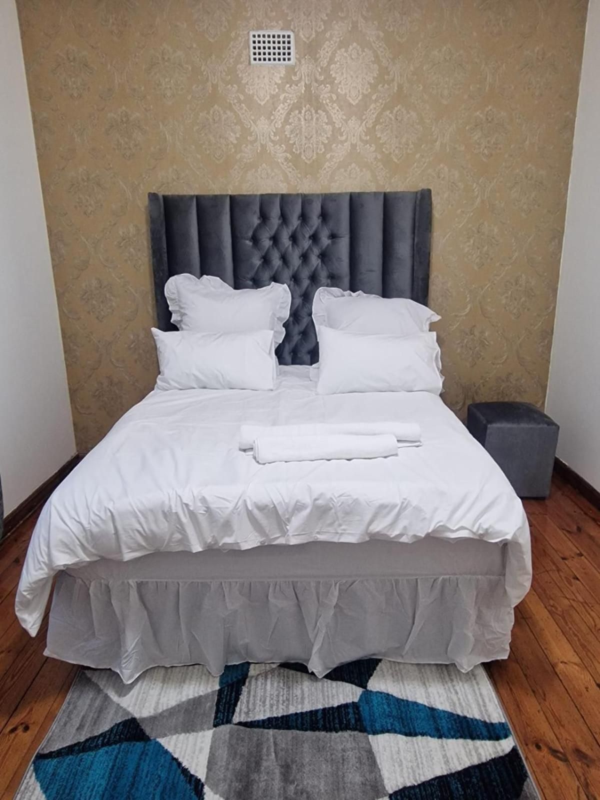 Double or Twin Room with Shared Bathroom