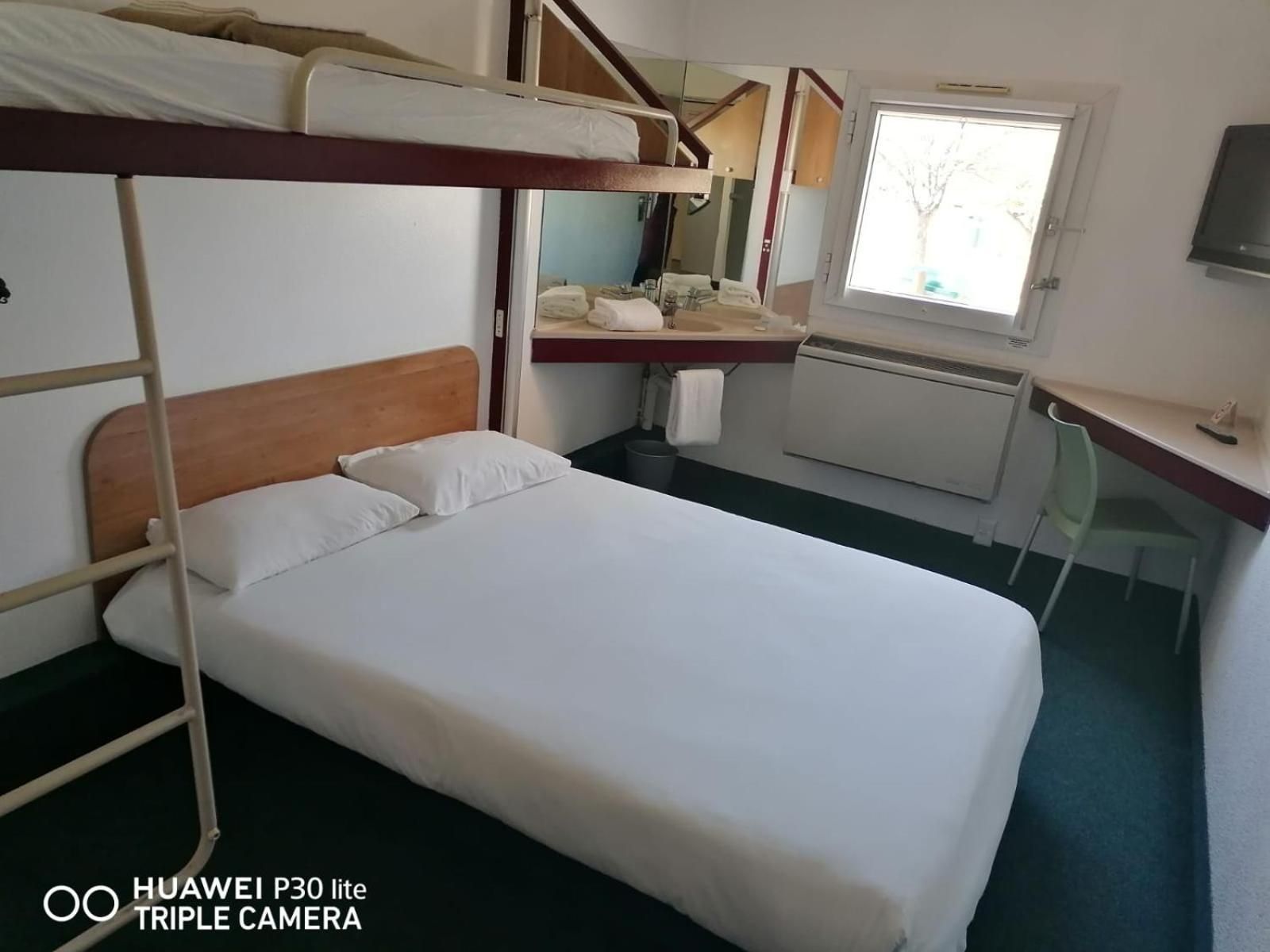 Standard Triple Room (Nonsmoking)