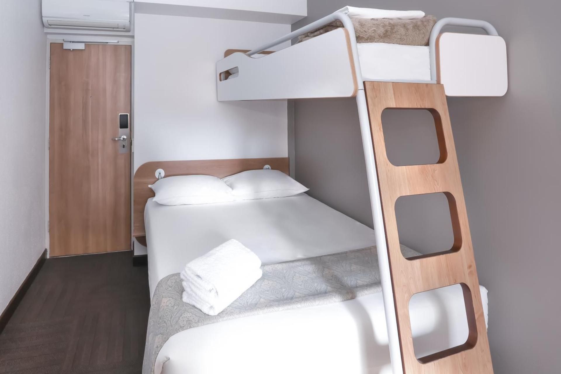 Standard Triple Room (Nonsmoking)