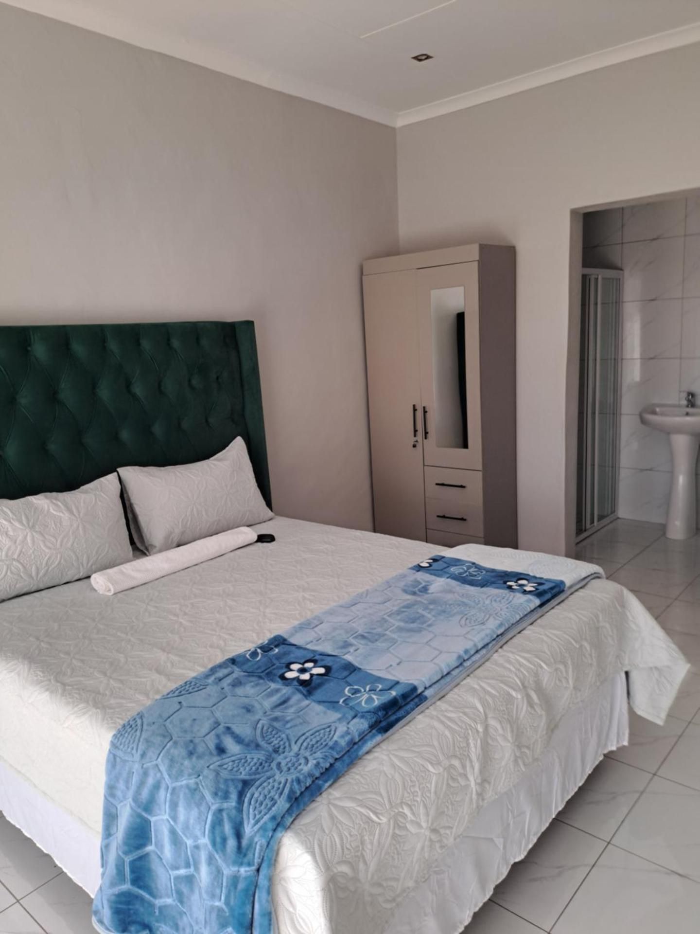 Deluxe Double Room with Shower