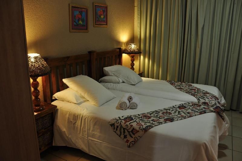 Woodpecker's Inn Twin Room