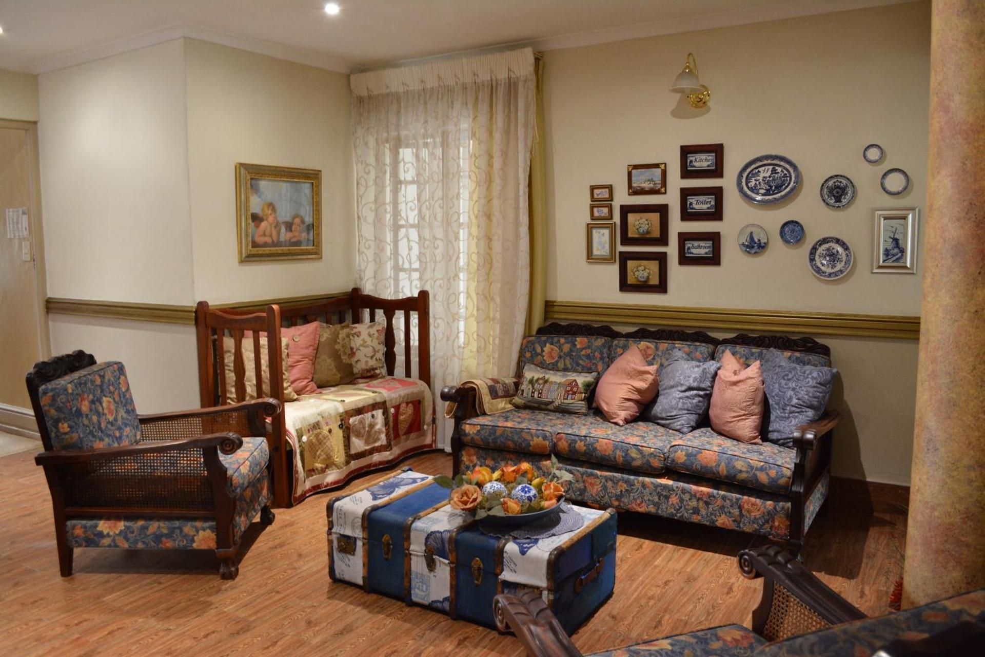 Le Chateau Guest House and Conference Centre Executive Twin Room