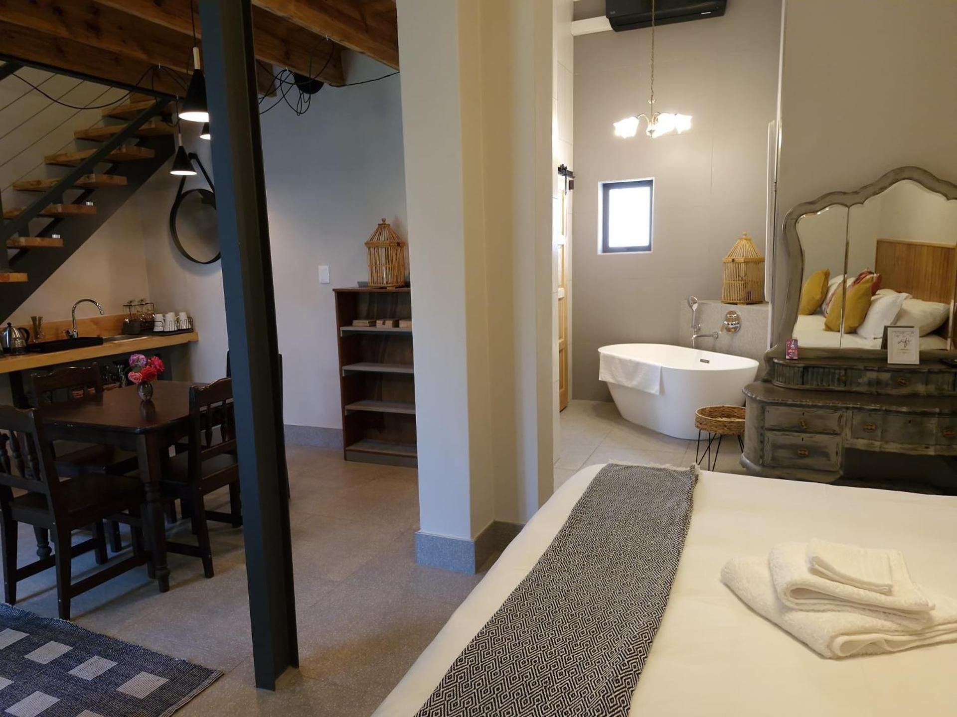 Le Chateau Guest House and Conference Centre Premier Suite 2