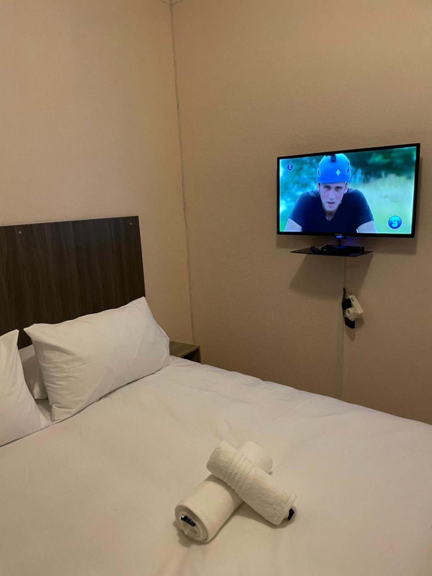 Deluxe Double Room (2 Adults + 1 Child)