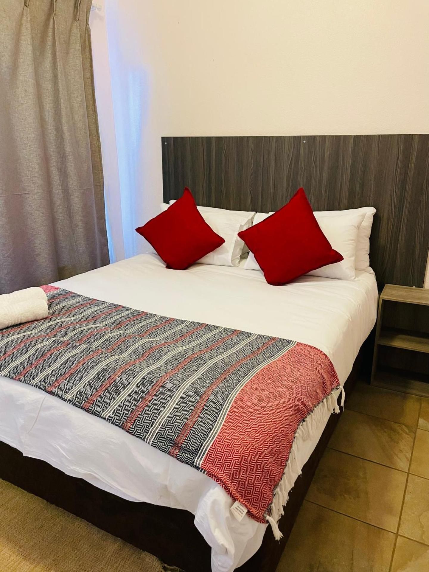 Deluxe Double Room (2 Adults + 1 Child)