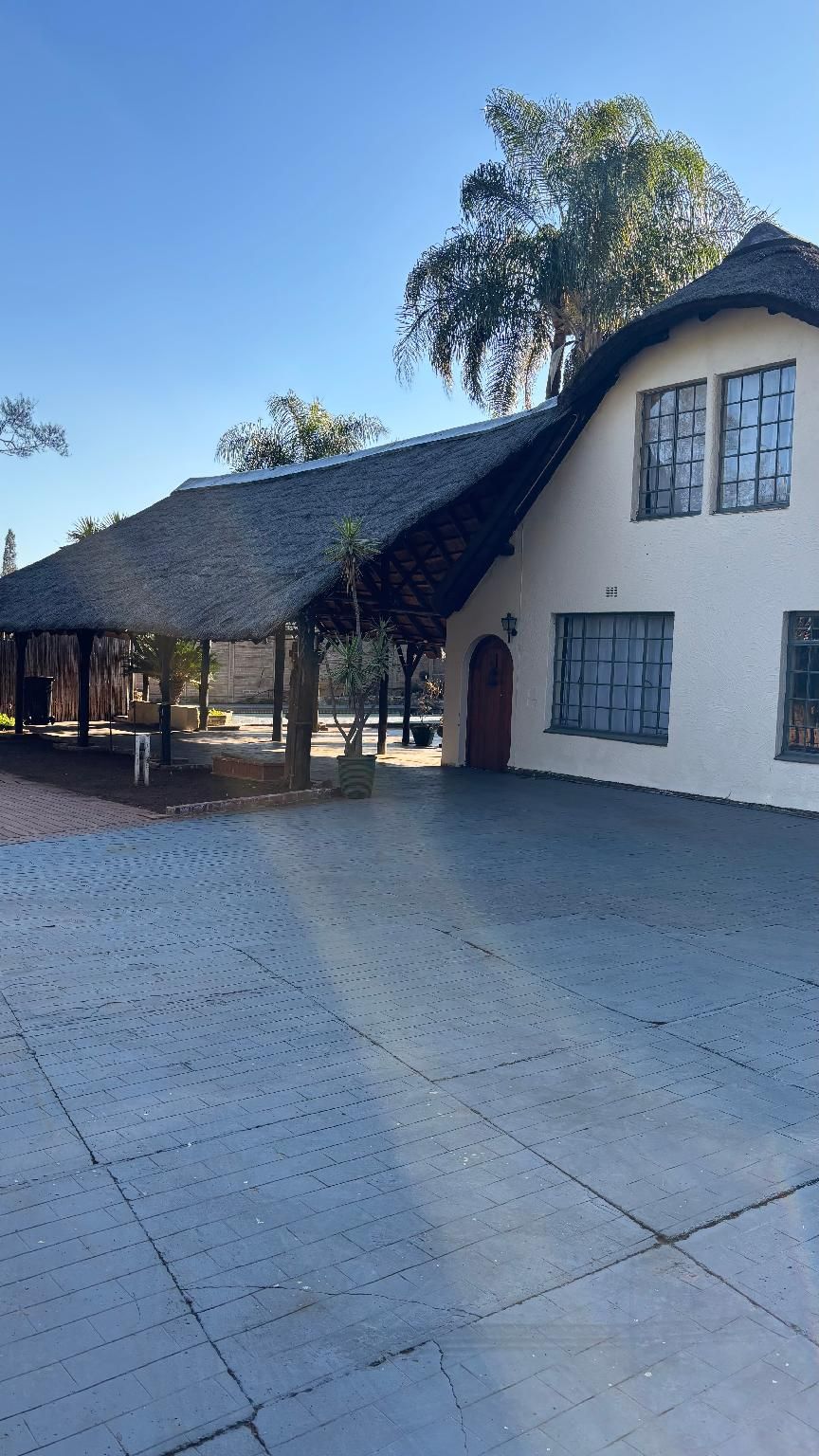 Aneiwa airport lodge