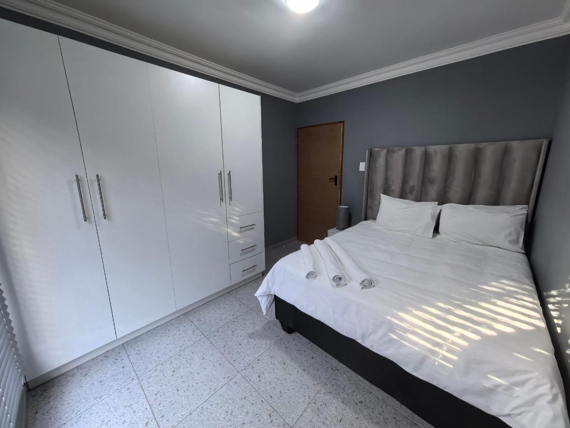 Apartment with Shower