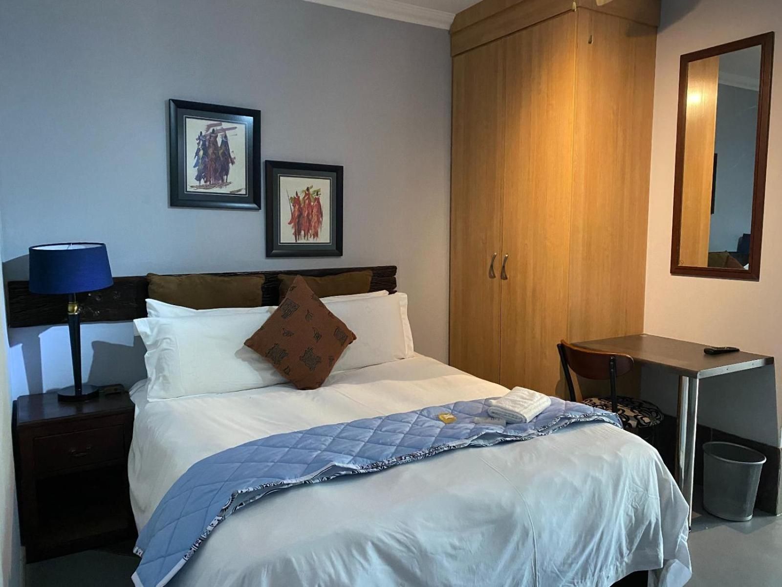 Standard Queen Room