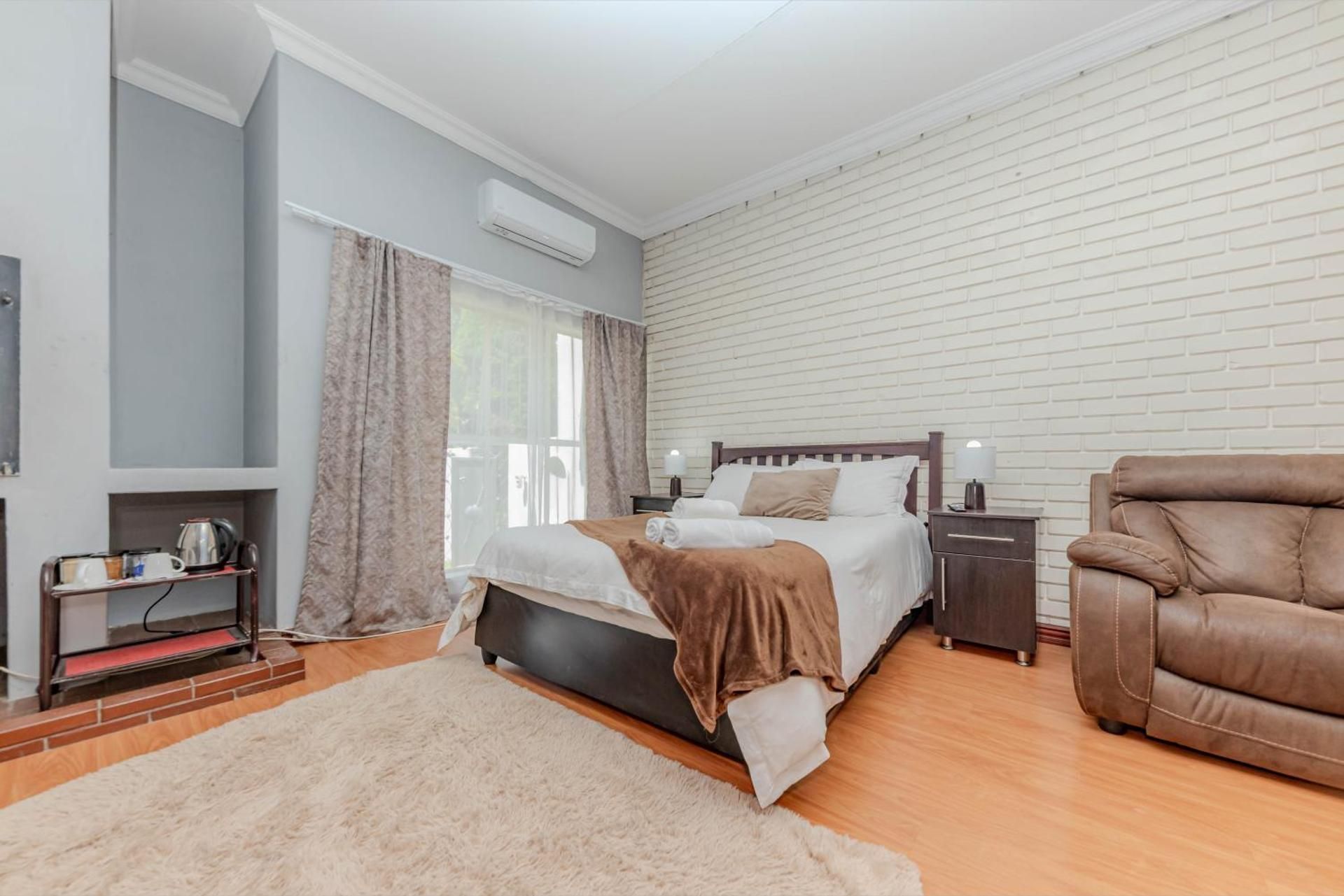 Deluxe Double or Twin Room with Pool View
