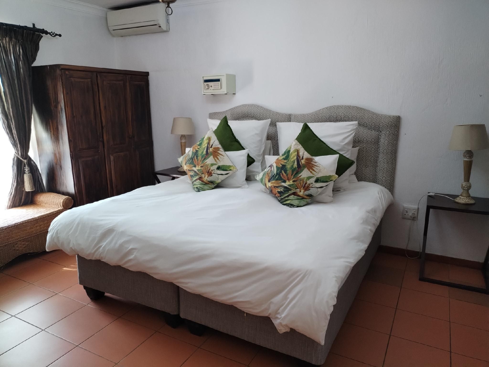 Twin Room with Shower