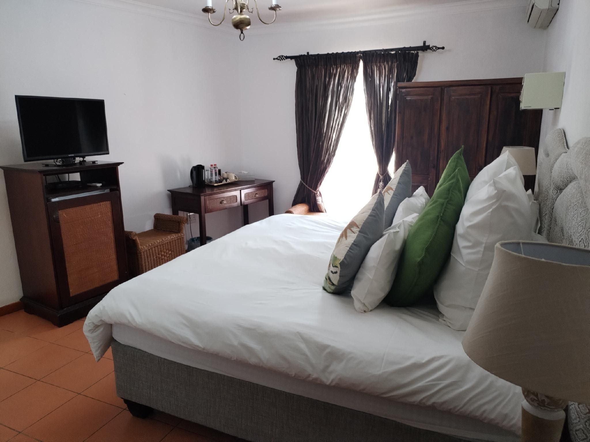 Twin Room with Shower