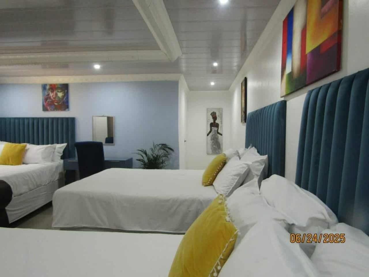 Comfort Triple Room with Shower
