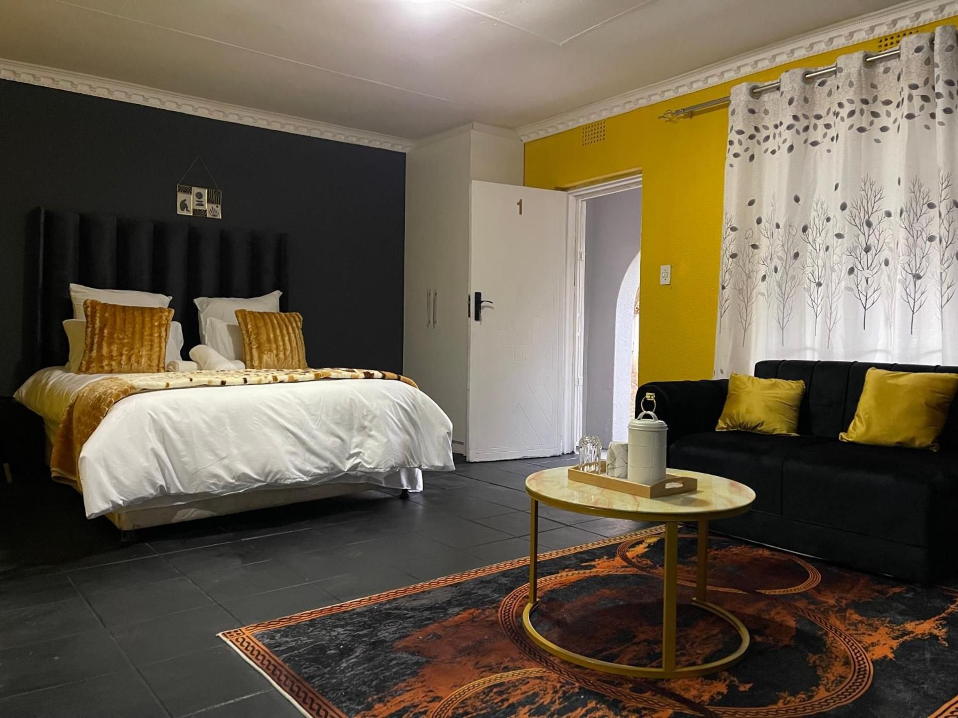 Deluxe Queen Room