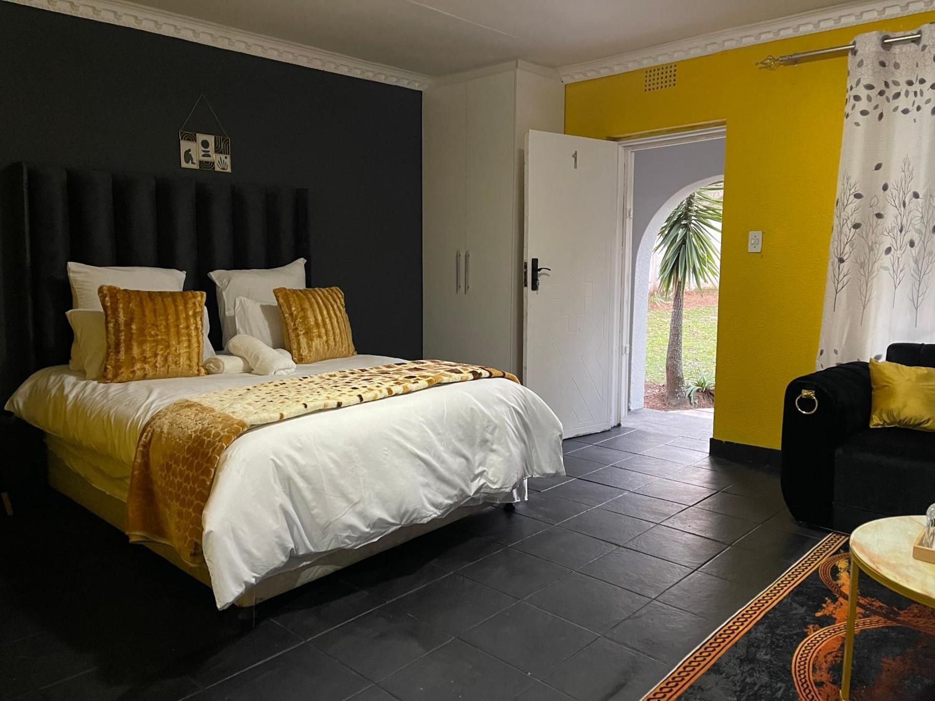 Deluxe Queen Room