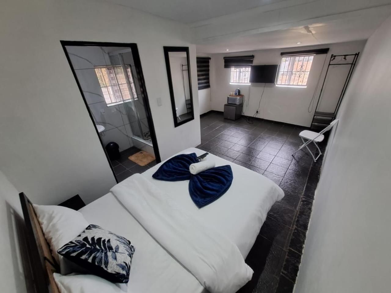 Deluxe Double Room with Shower