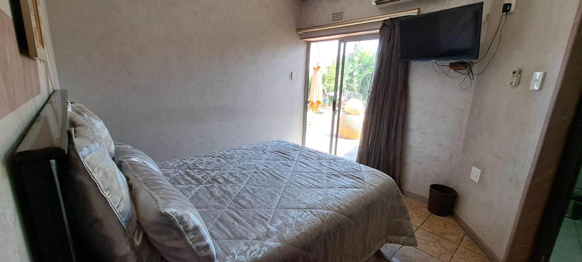 Double Room with Pool View