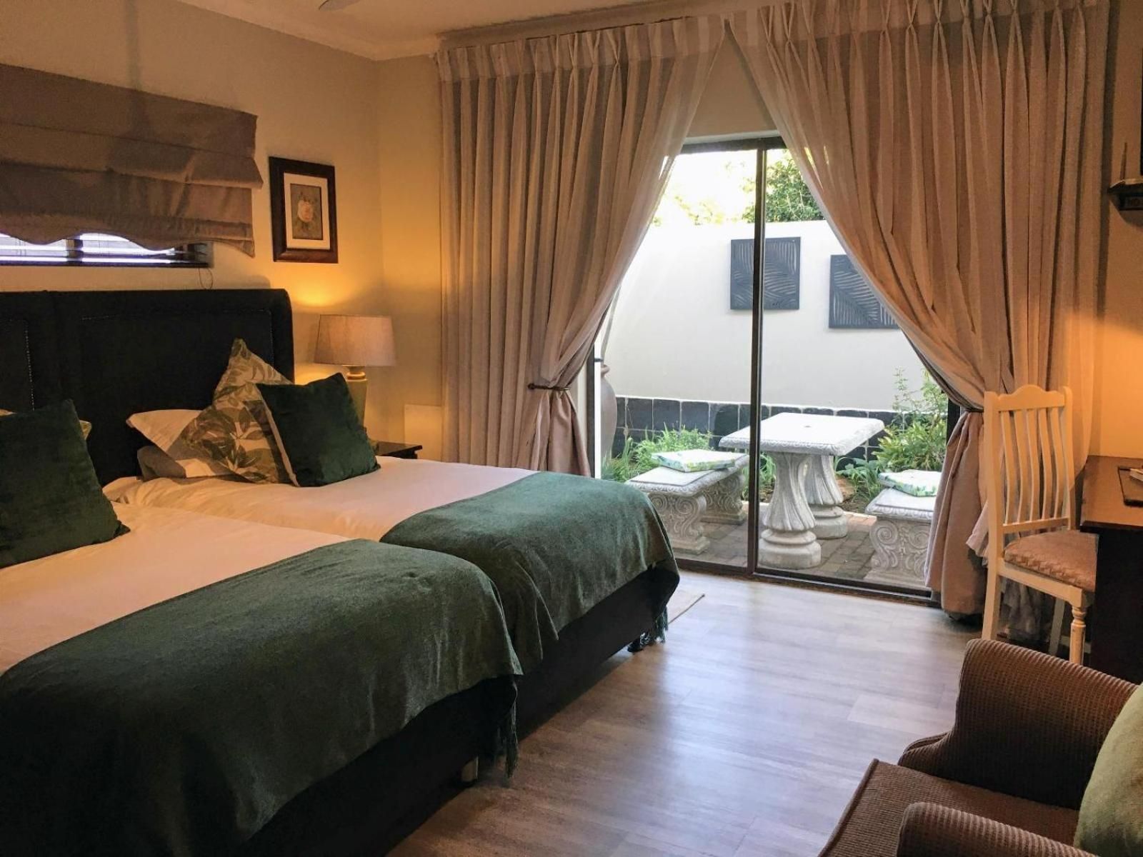 Twin Room with Shower