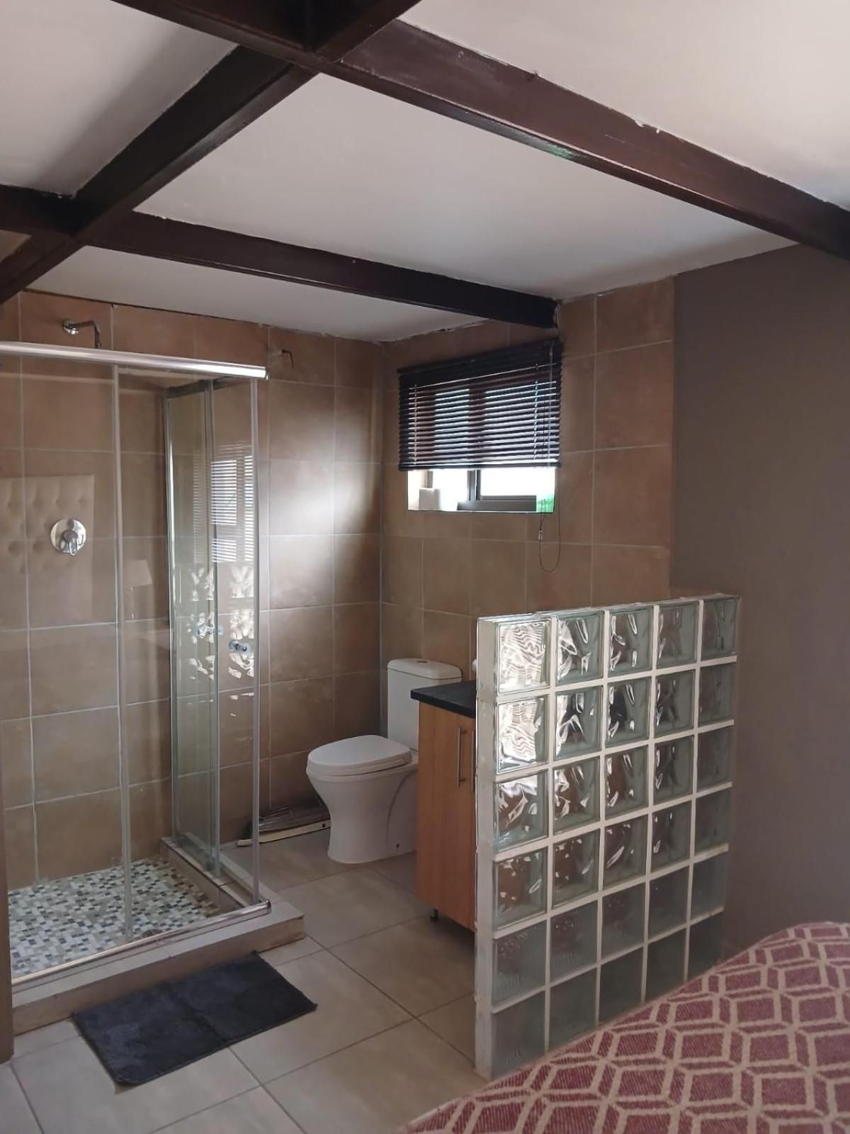 Deluxe Double Room (2 Adults + 1 Child)