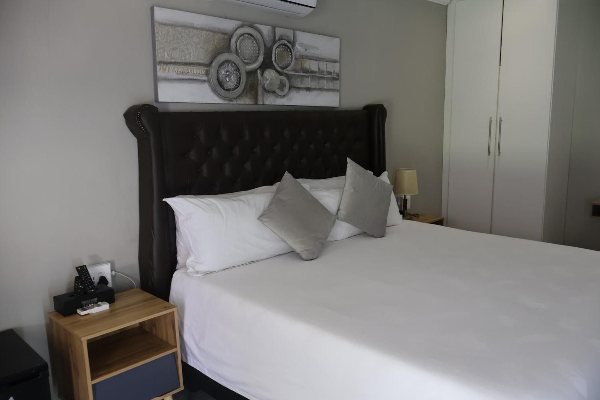 Luxury Queen Room