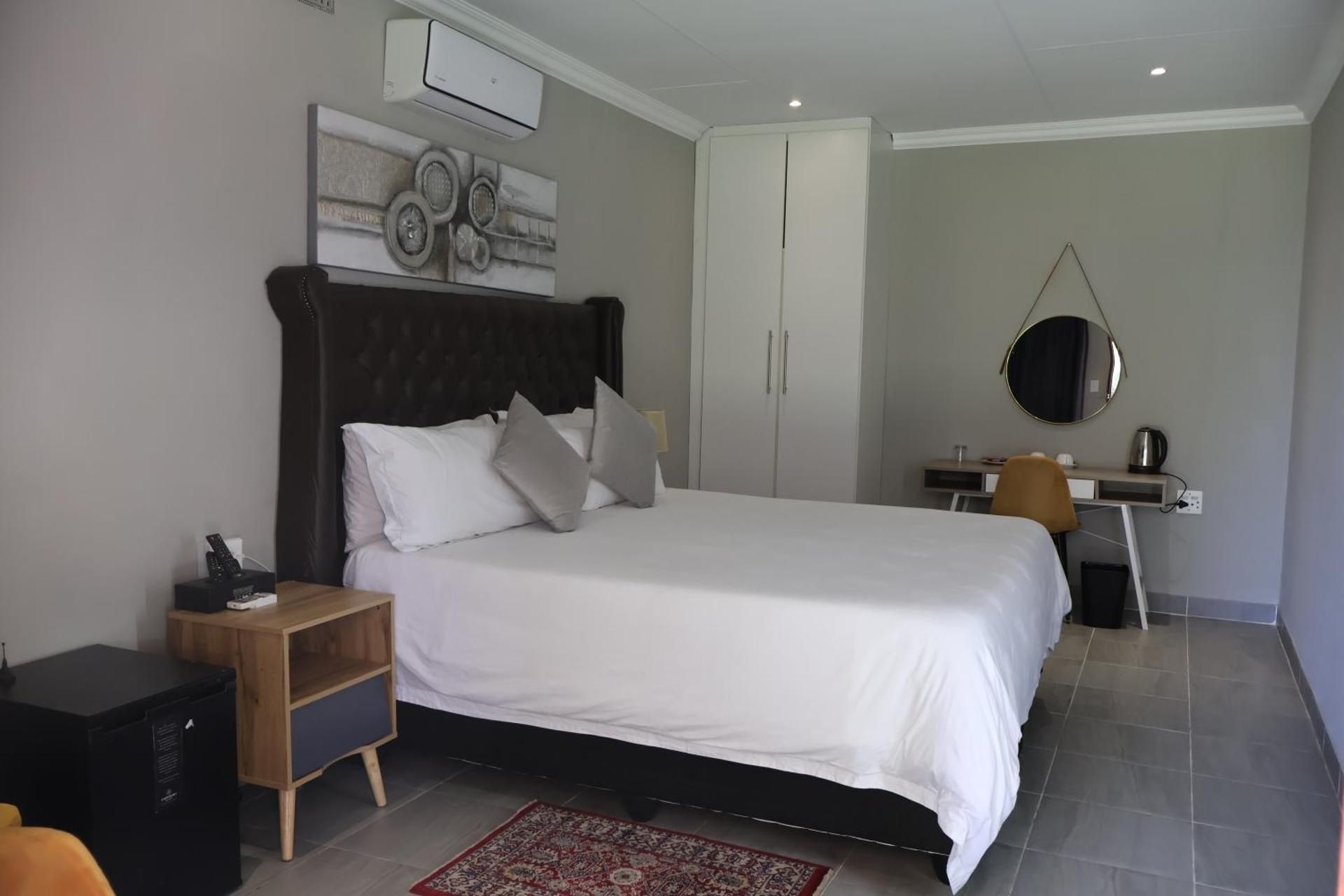 Luxury Queen Room