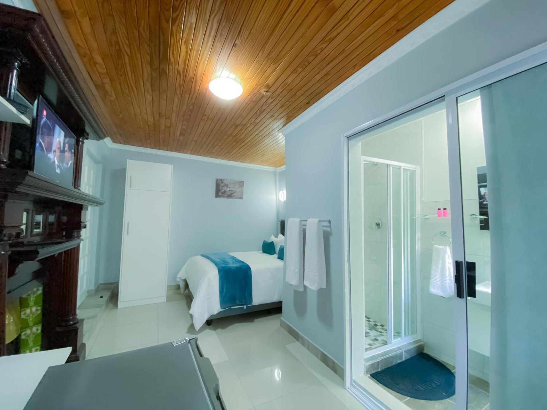 Double Room with Pool View