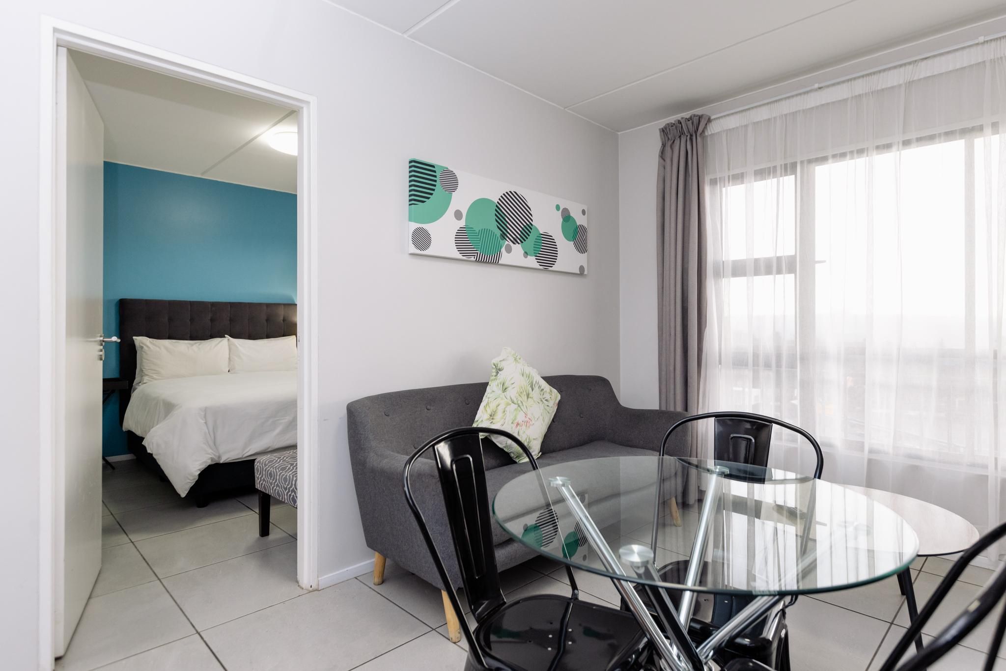 MINT Express Sandton View One-Bedroom Deluxe Apartment