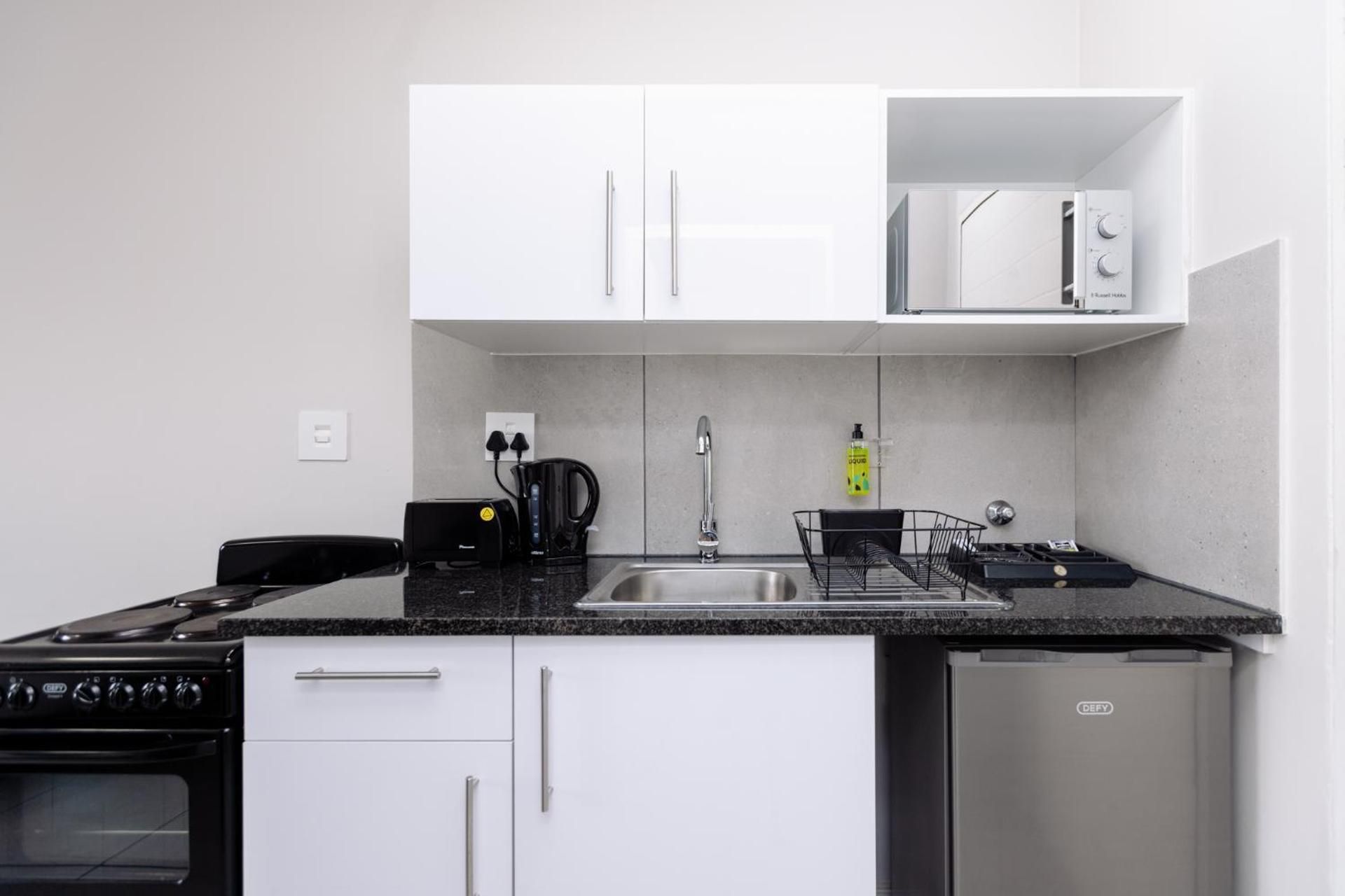 MINT Express Sandton View 1-Bedroom Standard Apartment 2