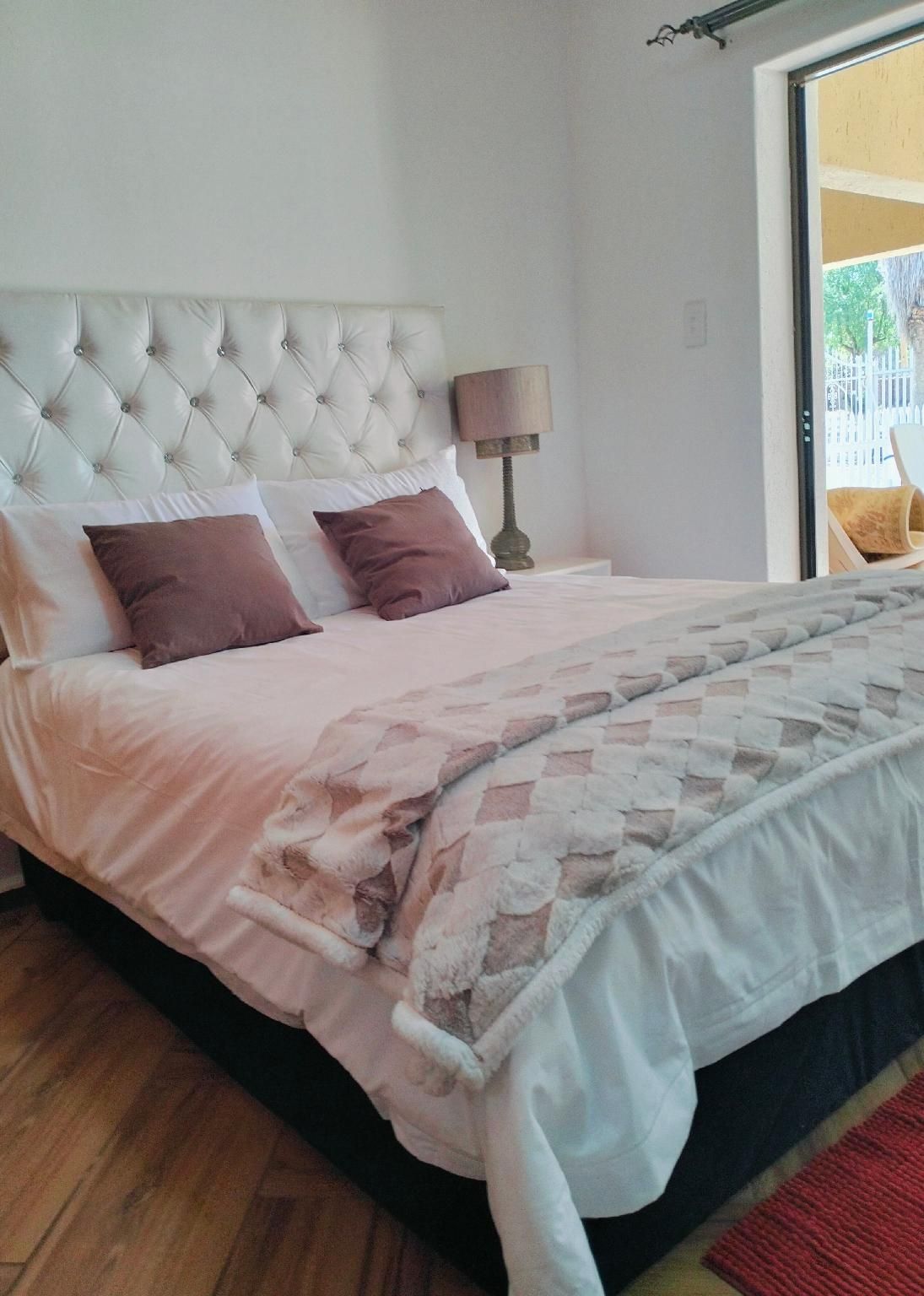 Deluxe Twin Room Type A