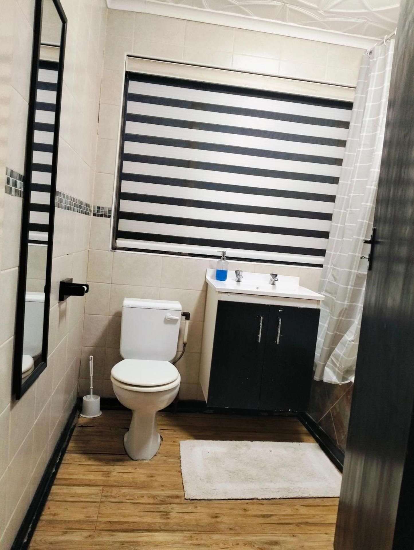 Queen Room with Shared Bathroom