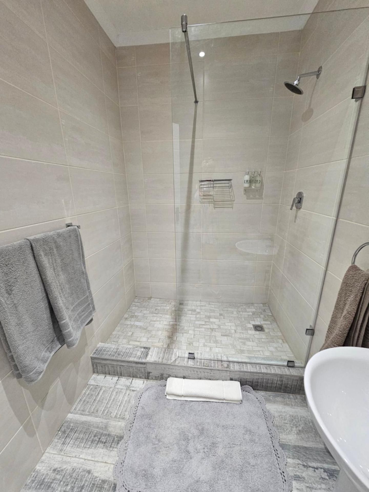 Deluxe Double Room with Shower