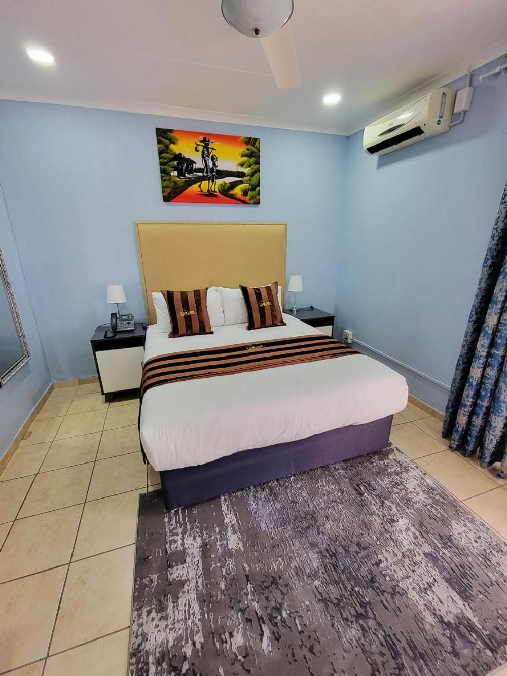 Deluxe Queen Room