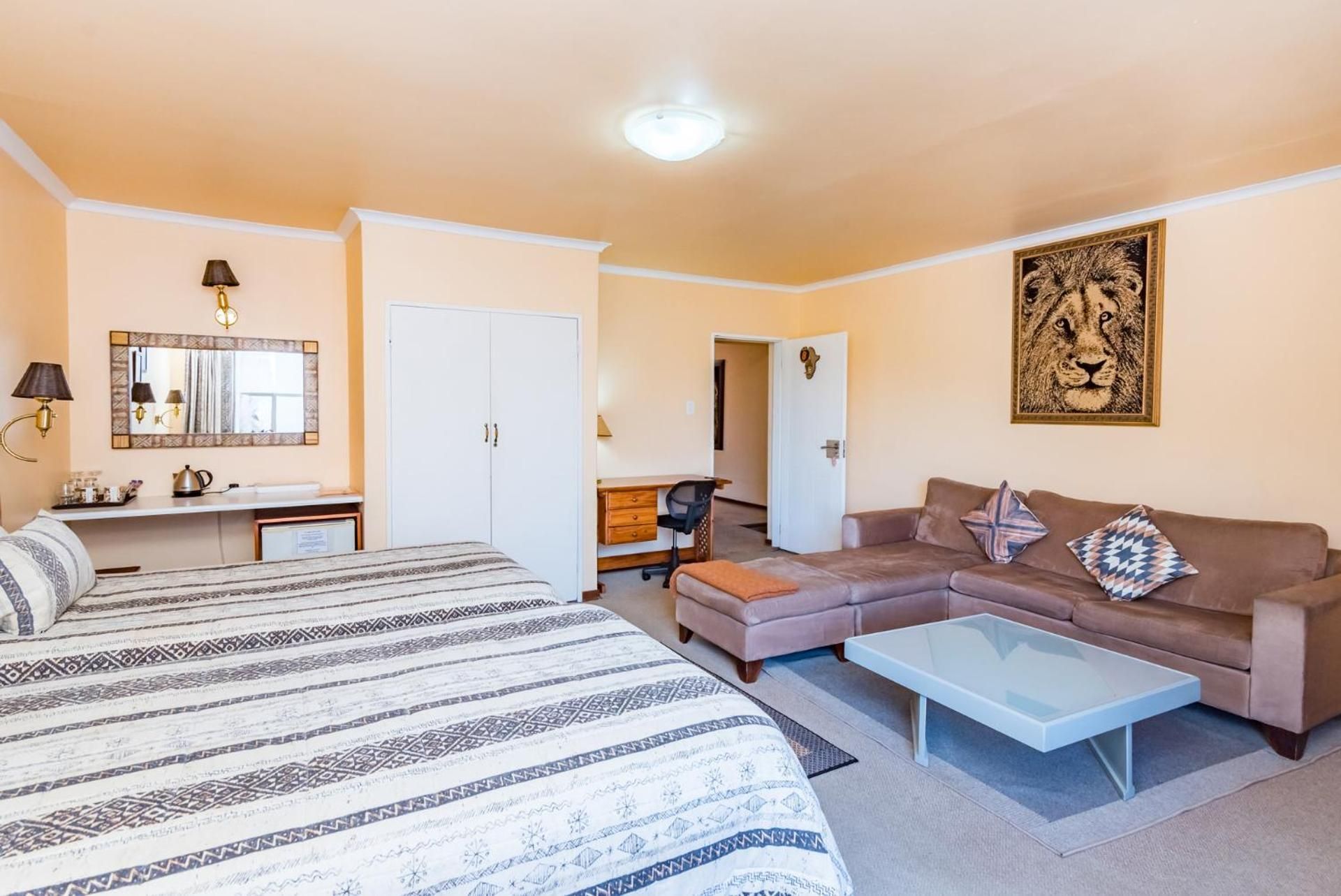 Ipe Tombe Guest Lodge - Midrand Double or Twin Room