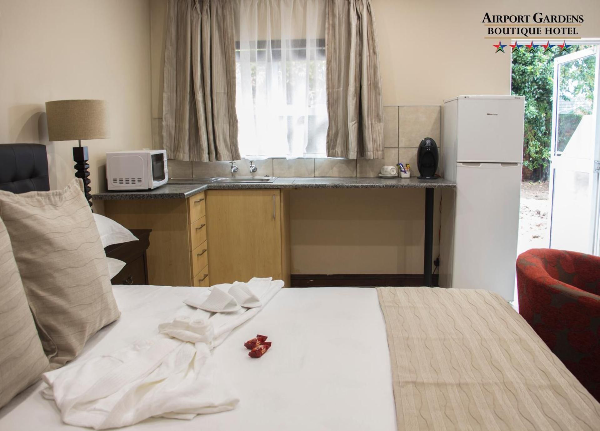 Standard King Self-catering Room