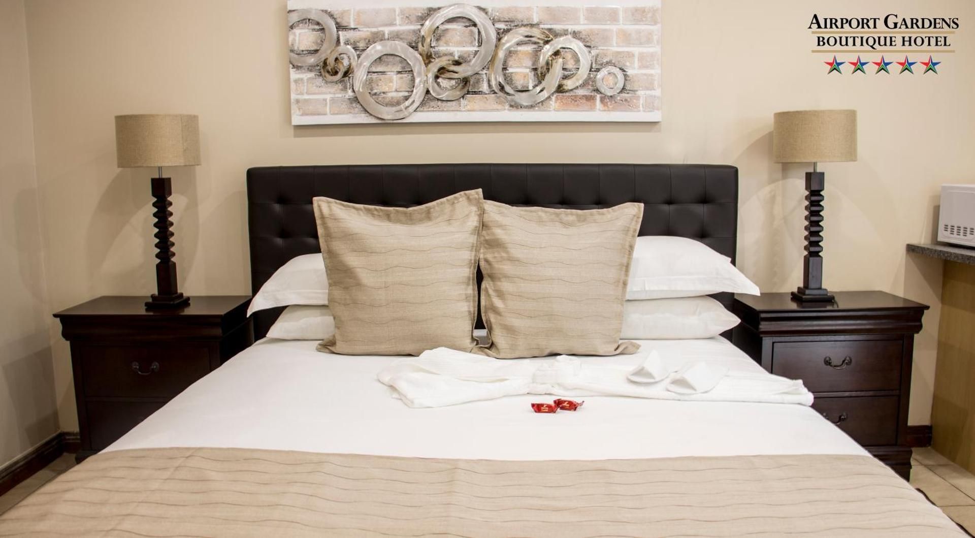 Standard King Self-catering Room