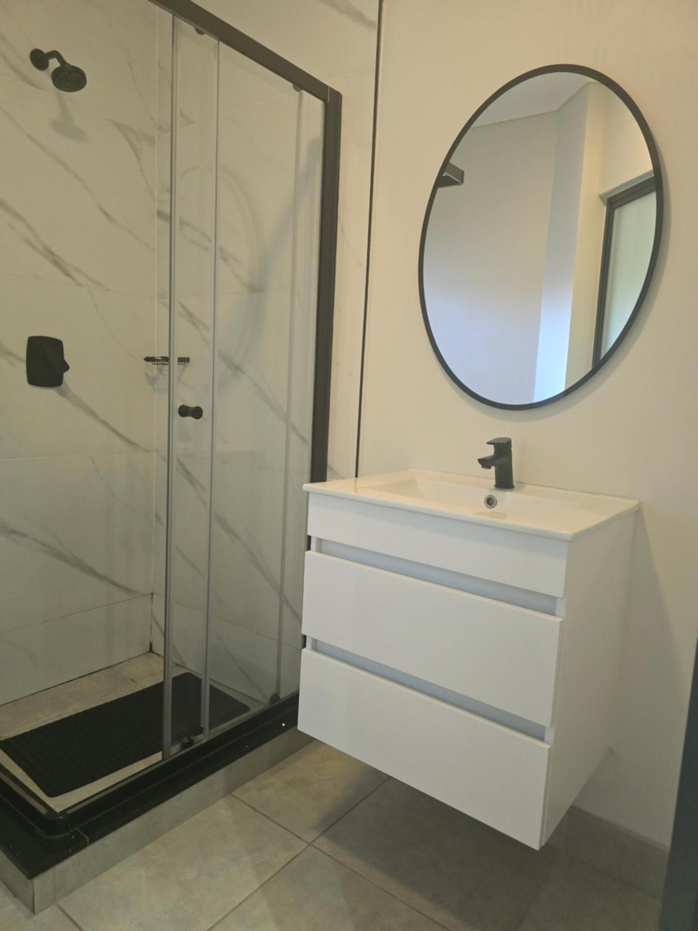 One-Bedroom Apartment - Non-Smoking