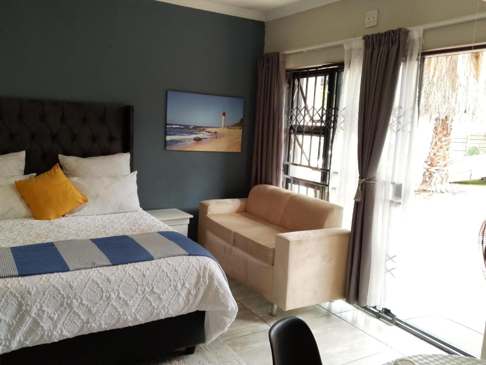 Deluxe Queen Suite