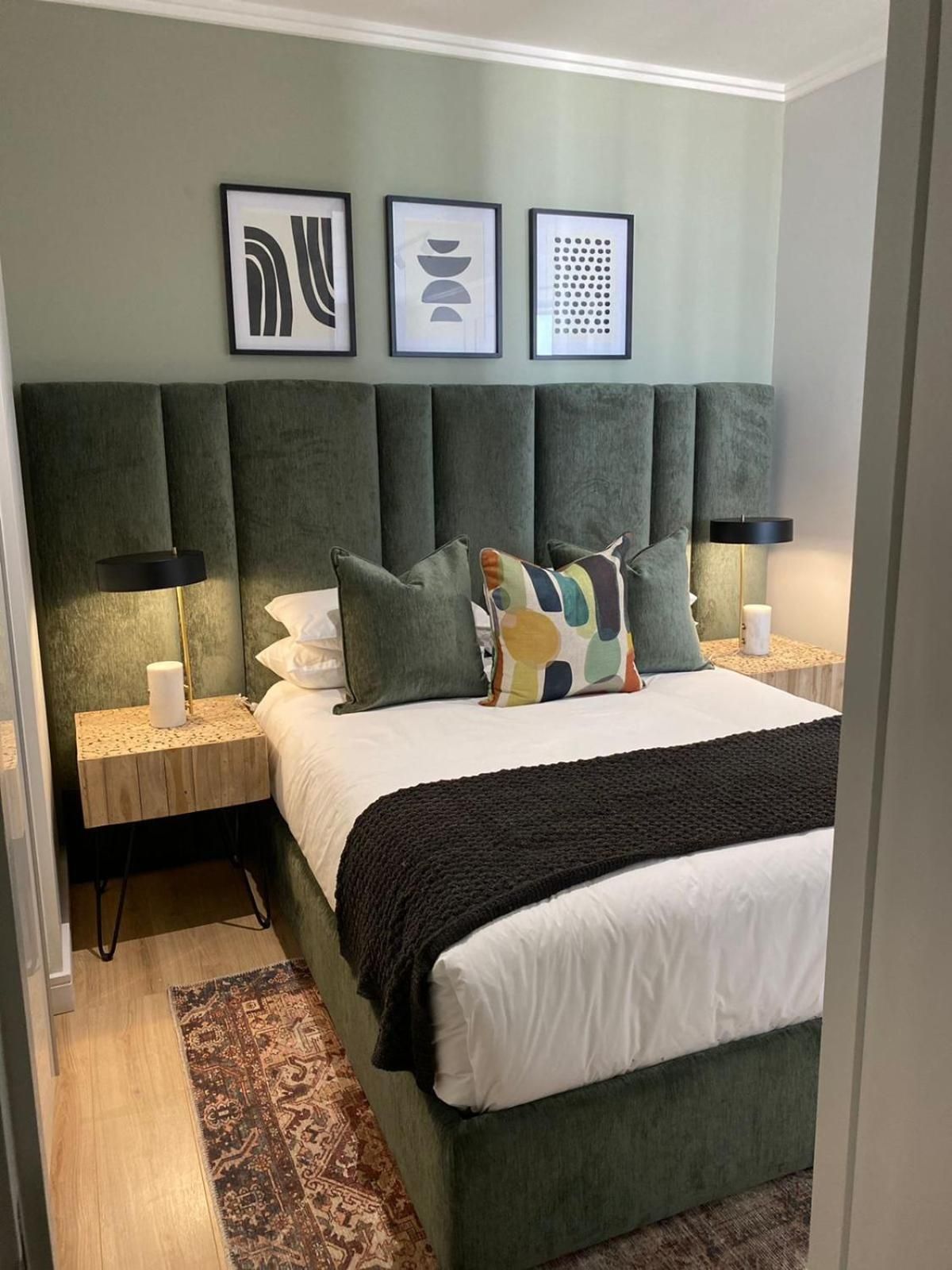 One-Bedroom Apartment with Balcony