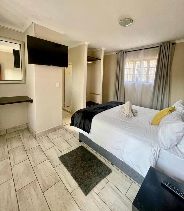 Deluxe Queen Room