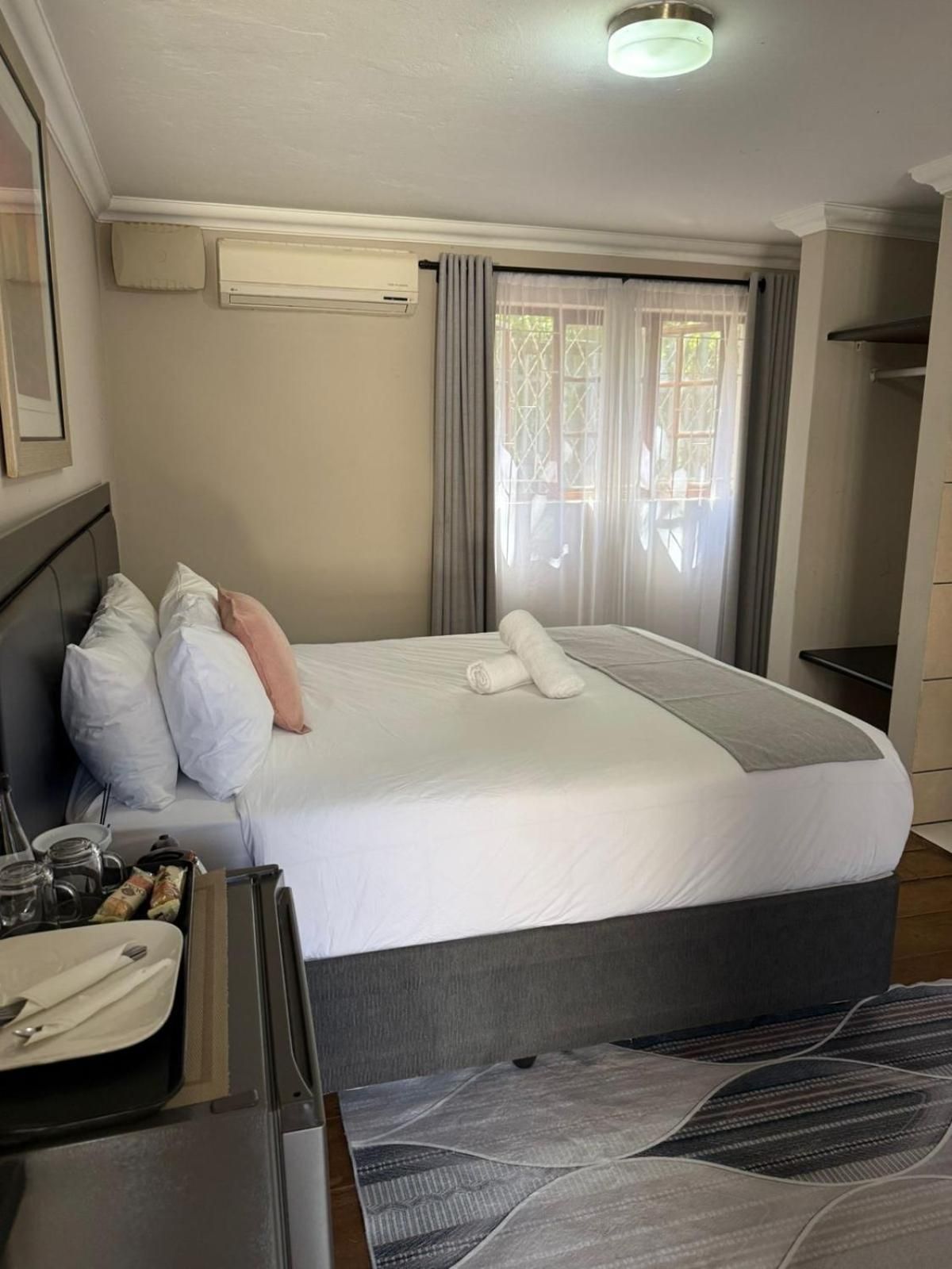 Queen Room with Pool View