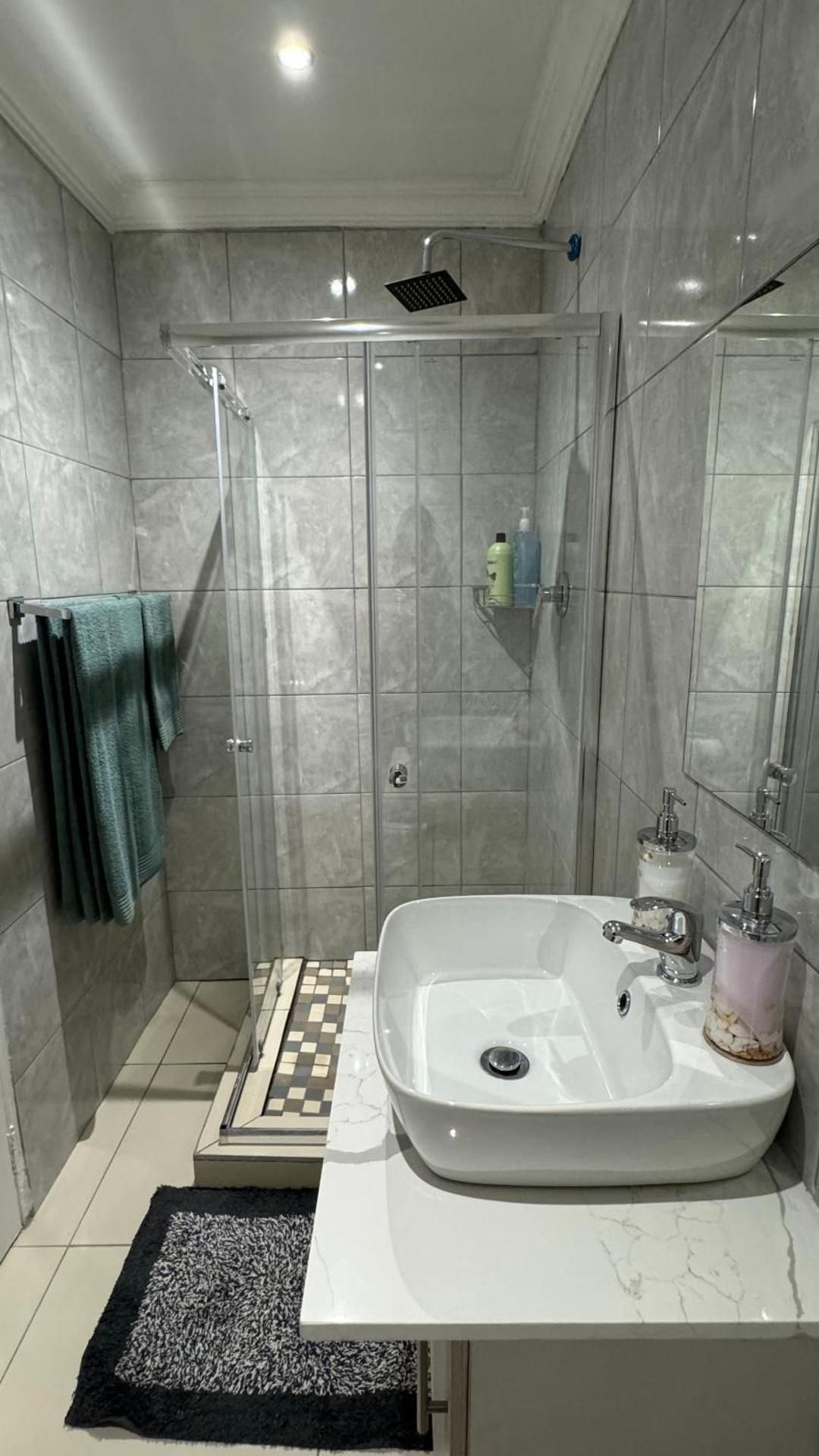 The Manor Queen Studio 2