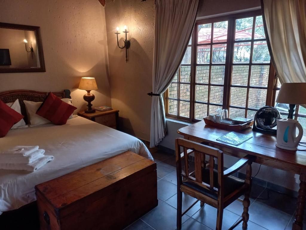 Khaya Africa Guesthouse Triple Deluxe 2