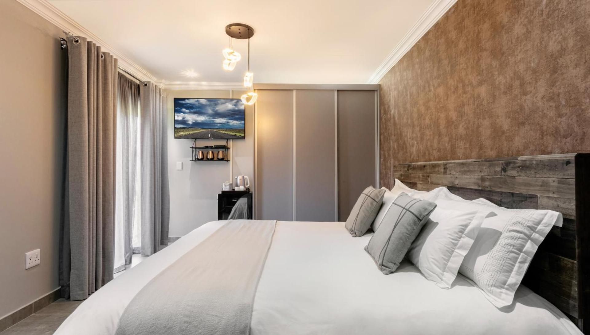 King Room with Pool View