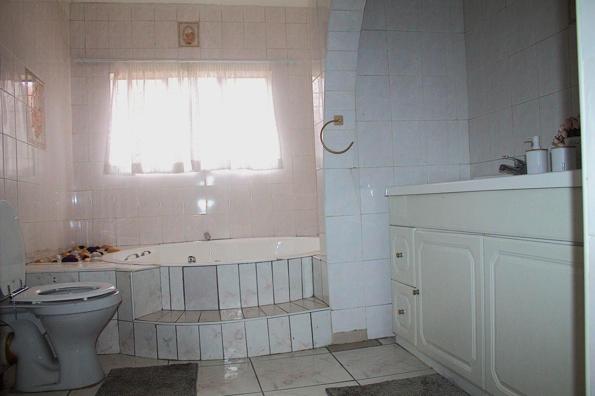Deluxe Suite with Spa Bath