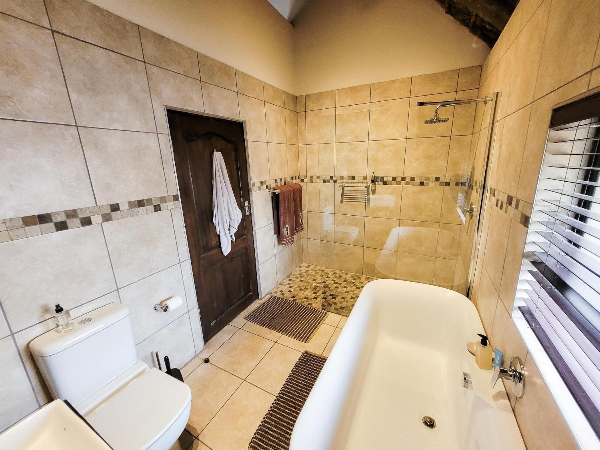 Luxury King or Twin Room