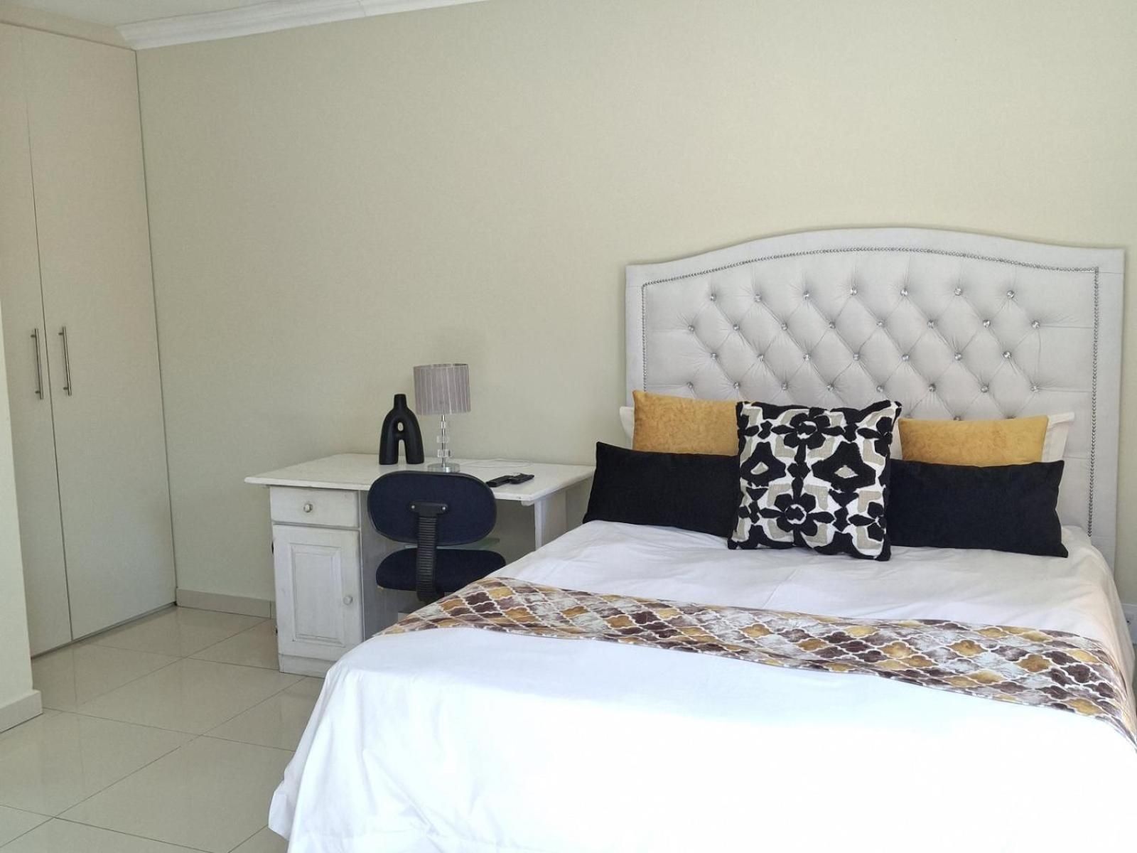 Deluxe Queen Suite