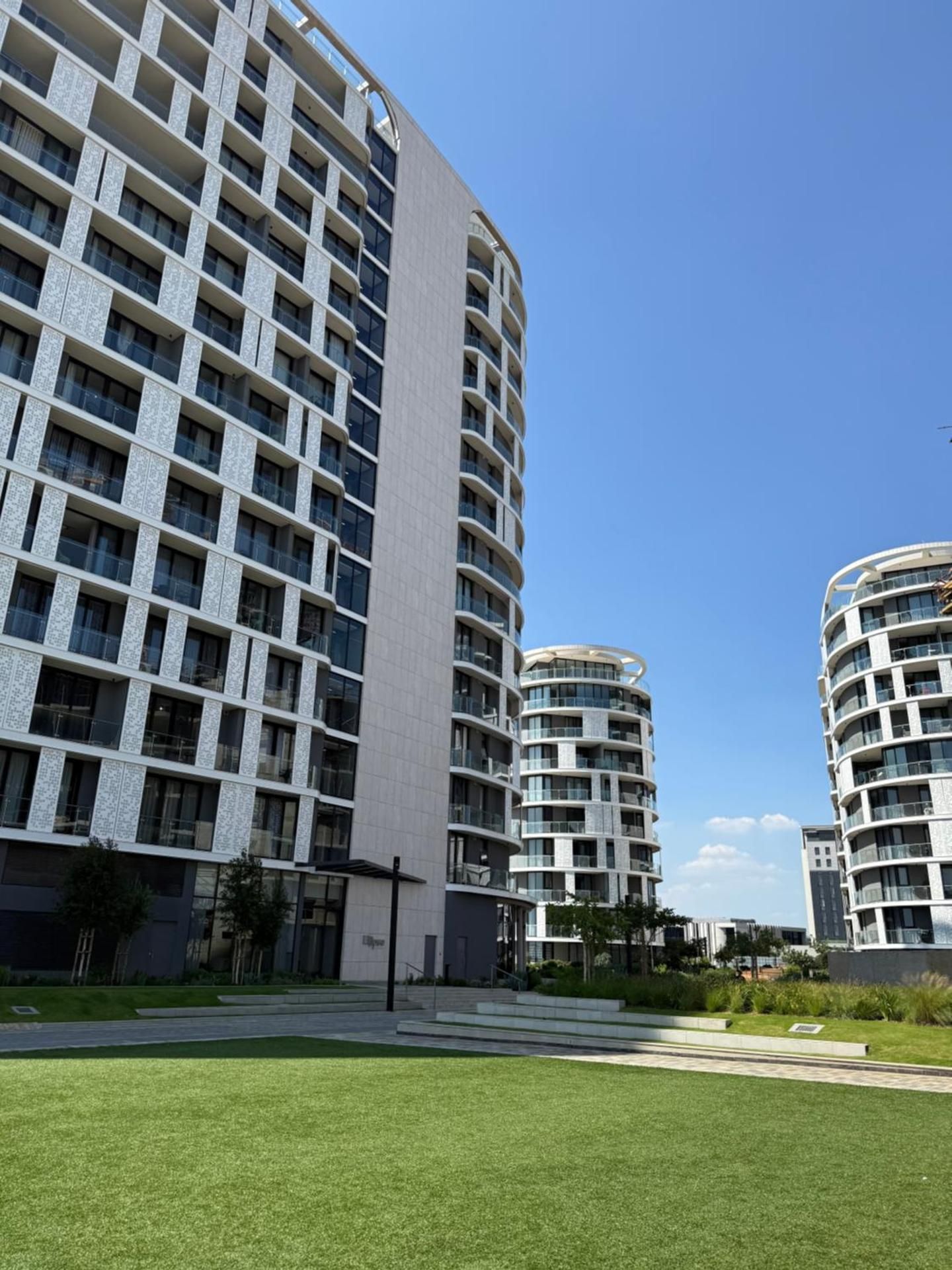 Ellipse Waterfall Luxury Sapphire