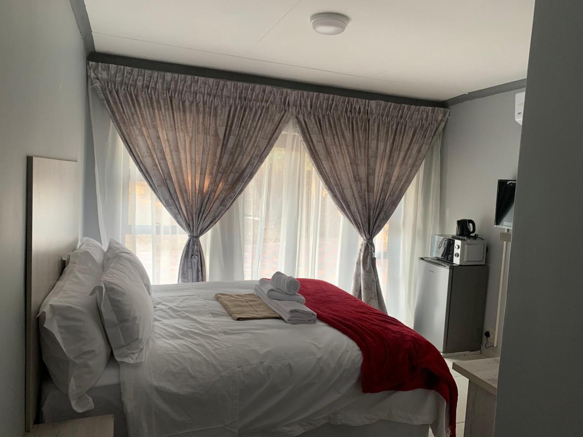 Deluxe Queen Room