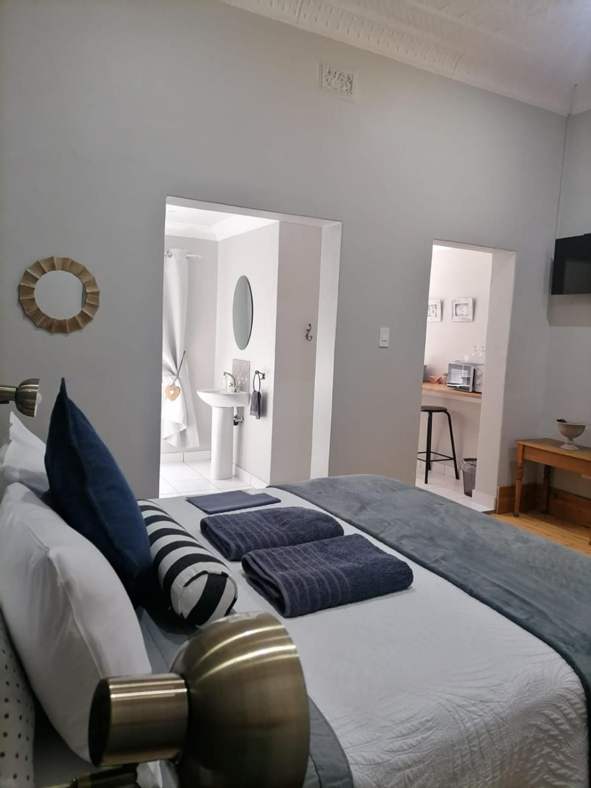 Deluxe Double Room with Shower