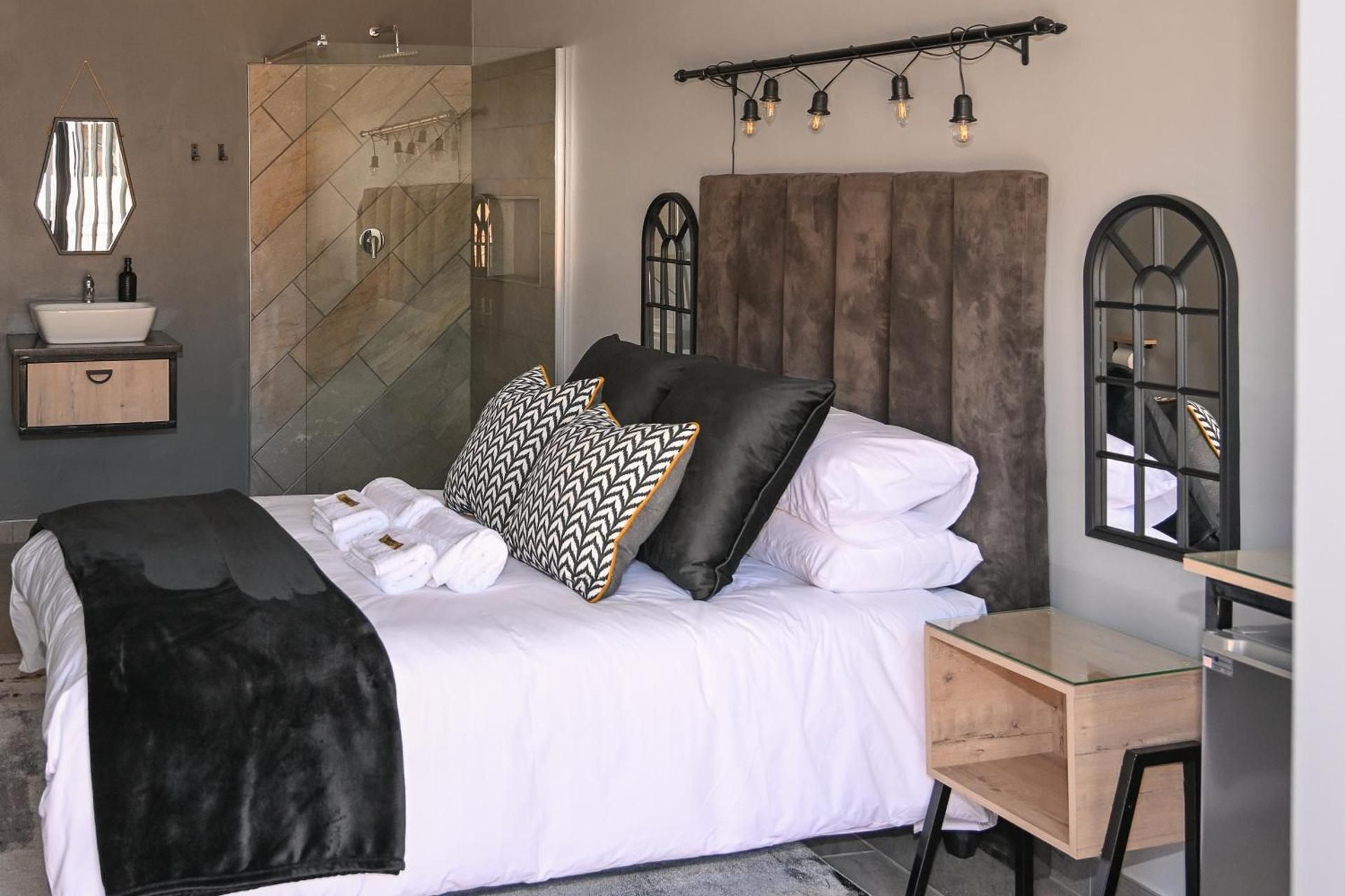 Double Room with Private Bathroom