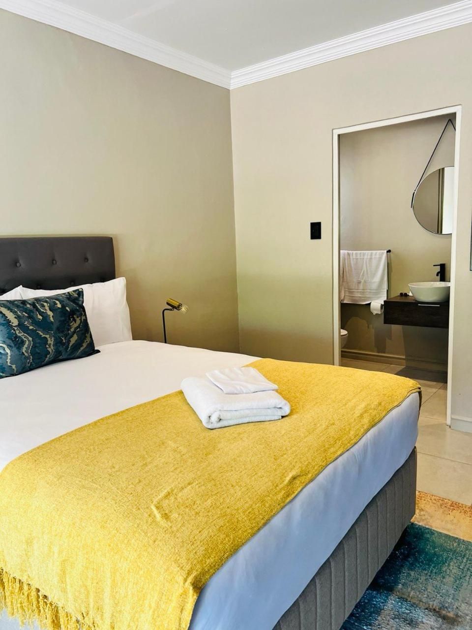 Standard Double Room with Shared Bathroom